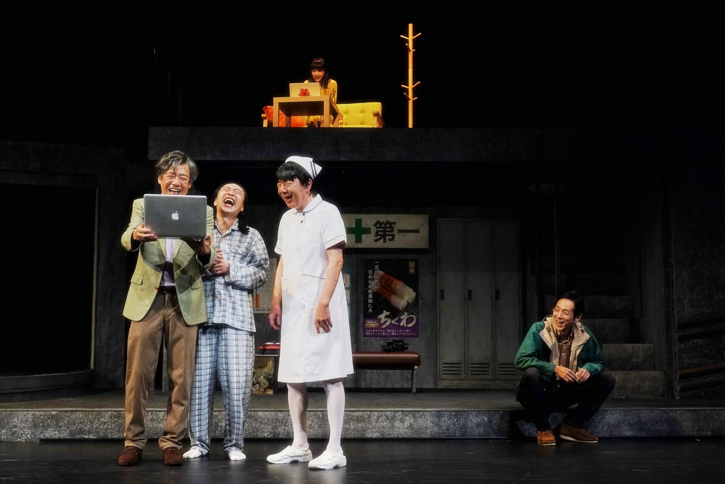 PARCO劇場オープニング・シリーズ “ねずみの三銃士” 第4回企画公演「獣道一直線!!!」より。（撮影：細野晋司）