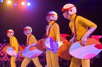 「LIVE ミュージカル演劇『チャージマン研！』R-2」より。（撮影：鏡田伸幸）