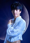 麦島伊織扮するサリフ。