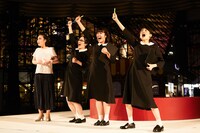 東京芸術祭2020 野外劇「NIPPON・CHA! CHA! CHA!」より。（撮影：住田磨音）