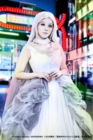 倉田瑠夏扮する蚕神。