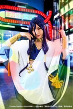 釣本南扮する琥珀。