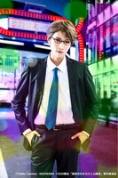 磯野大扮する榊京一。