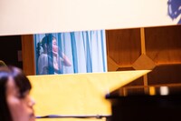 モモンガ・コンプレックス「わたしたちは、そろっている。」より。（撮影：三浦麻旅子）