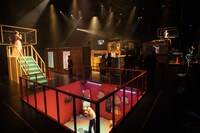 モモンガ・コンプレックス「わたしたちは、そろっている。」より。（撮影：三浦麻旅子）