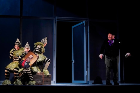 世田谷パブリックシアター×東京グローブ座「エレファント・マン THE ELEPHANT MAN」ゲネプロより。（撮影：細野晋司）