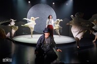 音楽座ミュージカル「SUNDAY」より。（撮影：二階堂健）(c)ヒューマンデザイン