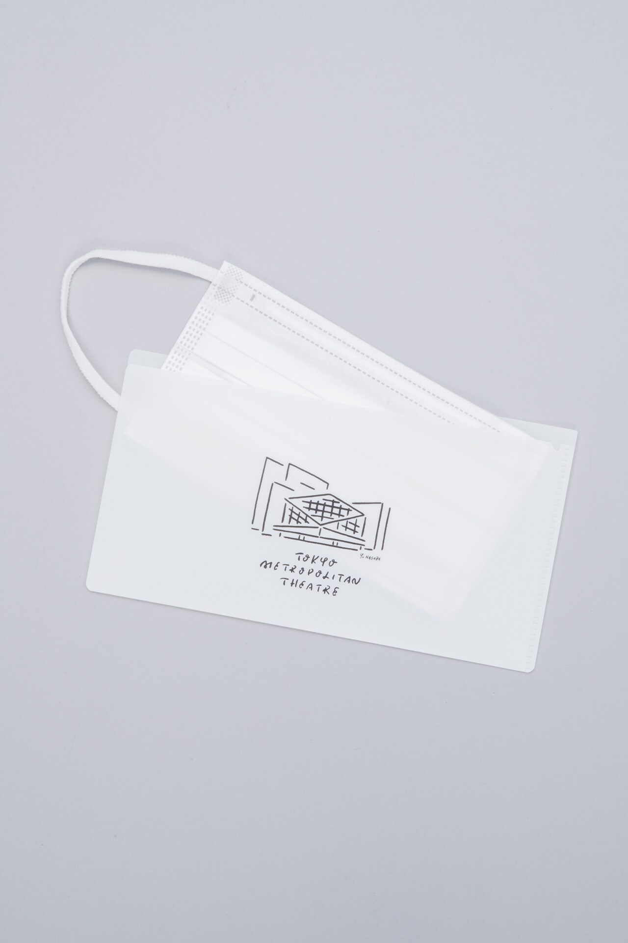 東京芸術劇場の開館30周年オリジナルグッズに、マスクケースやポストカードが登場