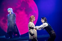 舞台「劇団シャイニング from うたの☆プリンスさまっ♪『BLOODY SHADOWS』」より。