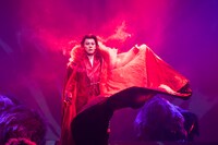 舞台「劇団シャイニング from うたの☆プリンスさまっ♪『BLOODY SHADOWS』」より。