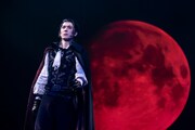 舞台「劇団シャイニング from うたの☆プリンスさまっ♪『BLOODY SHADOWS』」より。