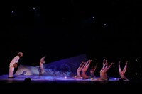 劇団鹿殺し ザ・ショルダーパッズ「銀河鉄道の夜」より。（撮影：和田咲子）