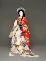 「日本振袖始」より、坂東玉三郎扮する岩長姫。（撮影：篠山紀信）