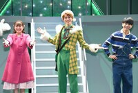 「ELF The Musical」開幕直前取材より。左から柏木ひなた、岩崎大昇、織山尚大。