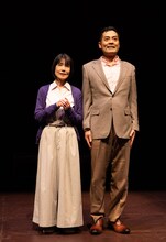 燐光群「拝啓天皇陛下様 前略総理大臣殿」より。（撮影：姫田蘭）