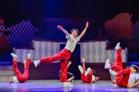 「舞台『ハイスクール！奇面組3』～危機一髪！修学旅行編～」ゲネプロより。（Photo by Nobuyuki Kagamida）