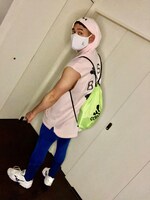 袖なしのパーカーは、動きやすさと開放感が抜群。