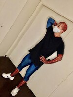 たまにはヒーローさながらのスタイルで稽古場へ。もちろんマスクも忘れずに。