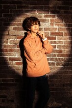 赤澤燈扮する勝村。