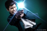 崎山つばさ扮する浦飯幽助。