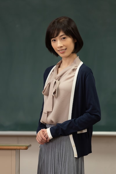 明日海りお扮する小川香里。