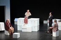 しんゆりシアター「『桜の園』四幕の喜劇」より。(c)川崎市アートセンター