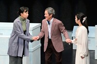 しんゆりシアター「『桜の園』四幕の喜劇」より。(c)川崎市アートセンター