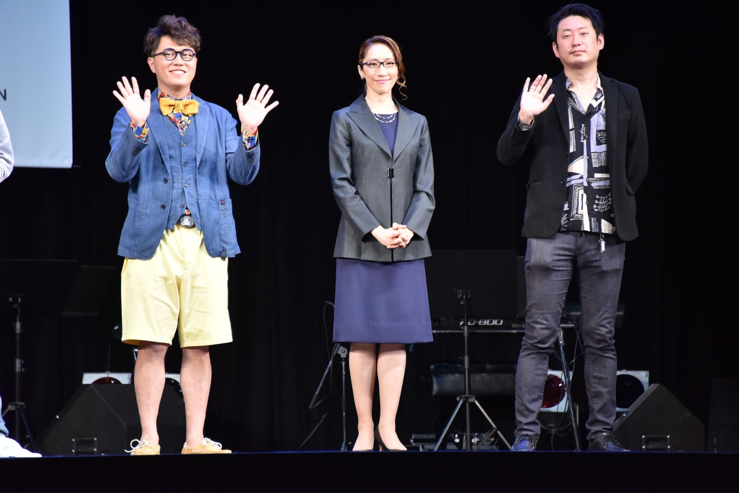 左からエハラマサヒロ、水夏希、谷賢一。