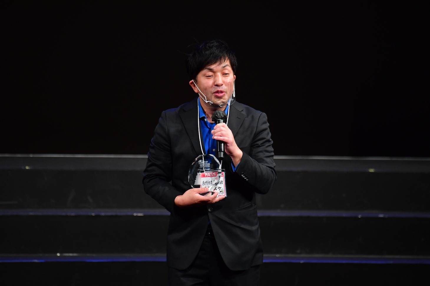 審査委員特別賞を受賞したArtist Unit イカスケ・青木道弘。