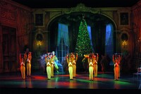 「くるみ割り人形」より。（撮影：鹿摩隆司）