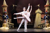 Tetsuya Kumakawa K-BALLET COMPANY WINTER 2020「くるみ割り人形」より。（撮影：Hidemi Seto）