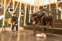 劇団た組「私は私の家を焼くだけ」より。（撮影：引地信彦）