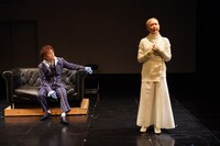 文学座12月アトリエの会「ガールズ・イン・クライシス」より。（撮影：宮川舞子）