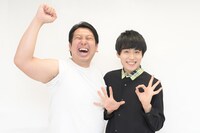 ジャンボたかお（左）