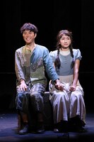 「ピーター＆ザ・スターキャッチャー」より。左から入野自由、豊原江理佳。（撮影： 宮川舞子）