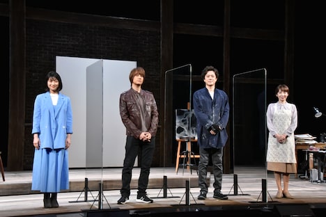 左から大塚千弘、浦井健治、山口祐一郎、保坂知寿。