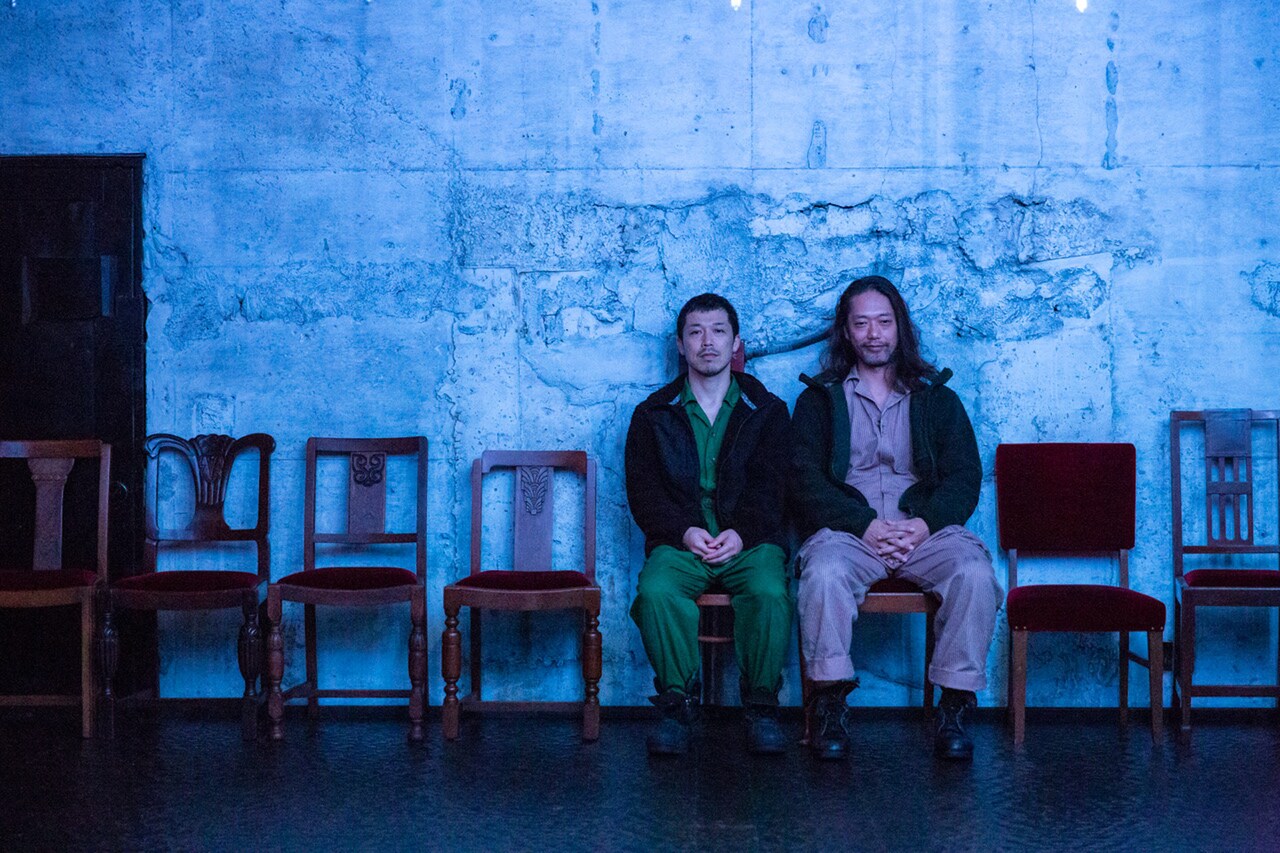 地点がヨン・フォッセ「だれか、来る」を京都・北海道で