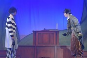 「おとぎ裁判 第3審 ～魔法の豆はマネーまみれ キミのハートをジャックする♪～」より。（撮影：鏡田伸幸）
