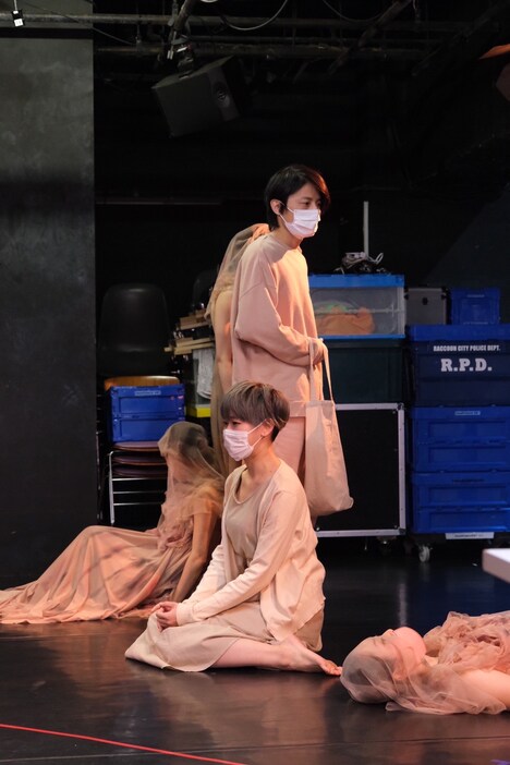咲匂-SAKO- 企画公演「はら、はらり」通し稽古の様子。（撮影：碧さやか）