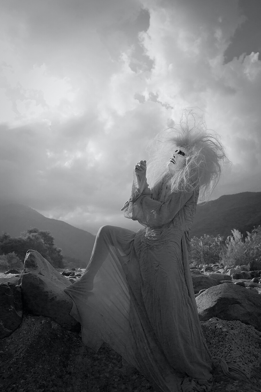 大駱駝艦「ダークマター」に向け、麿赤兒「こちとら裸だ 真っ暗闇に飛び込もう！」