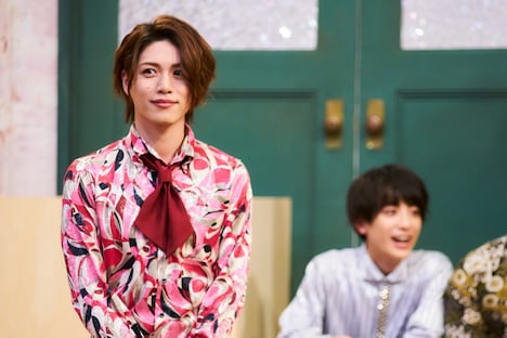 テレビ東京系 水ドラ25「テレビ演劇 サクセス荘3」より。立石俊樹演じるマカロン(左)。(c)「テレビ演劇 サクセス荘3」製作委員会