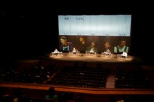 岩井秀人（WARE）プロデュース「いきなり本読み！ in 東京国際フォーラム」より。(c)平岩と毛利