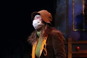 2020年度 多摩美術大学 演劇舞踊デザイン学科 第4期生 卒業制作 演劇公演「□□□・ミーツ・□□□(ナニカ・ミーツ・ナニカ)」より。(c)SHEK Ho Chi / (c)大井朝登