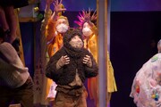 2020年度 多摩美術大学 演劇舞踊デザイン学科 第4期生 卒業制作 演劇公演「□□□・ミーツ・□□□(ナニカ・ミーツ・ナニカ)」より。(c)SHEK Ho Chi / (c)大井朝登