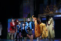 2020年度 多摩美術大学 演劇舞踊デザイン学科 第4期生 卒業制作 演劇公演「□□□・ミーツ・□□□（ナニカ・ミーツ・ナニカ）」より。(c)SHEK Ho Chi / (c)大井朝登