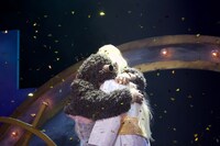 2020年度 多摩美術大学 演劇舞踊デザイン学科 第4期生 卒業制作 演劇公演「□□□・ミーツ・□□□（ナニカ・ミーツ・ナニカ）」より。(c)SHEK Ho Chi / (c)大井朝登