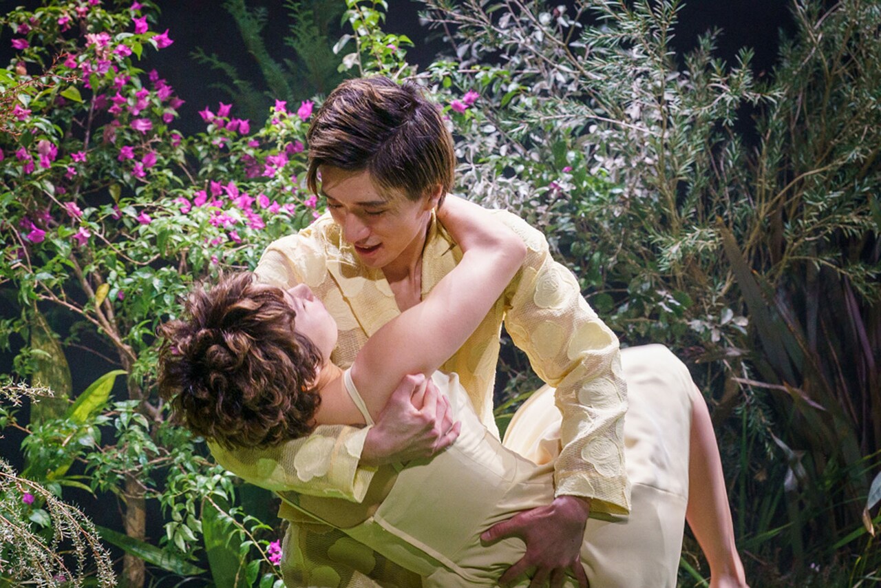 Co.山田うんの最新作「コスモス」“映像版”配信中、“劇場版”は山口と新潟で