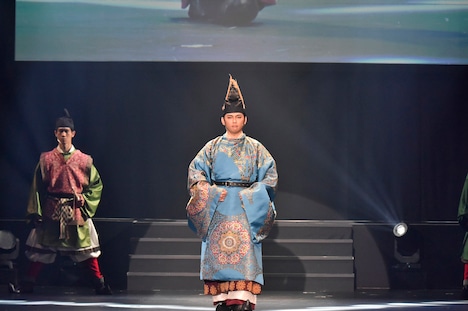 J-CULTURE FEST presents「千年のたまゆら ～ソング＆ダンス 装束新春コレクション～」より。（撮影：阿部章仁）