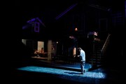 KAAT神奈川芸術劇場プロデュース「セールスマンの死」より
。(撮影:細野晋司)