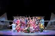 「劇団四季 The Bridge ～歌の架け橋～」より。（撮影：荒井健）